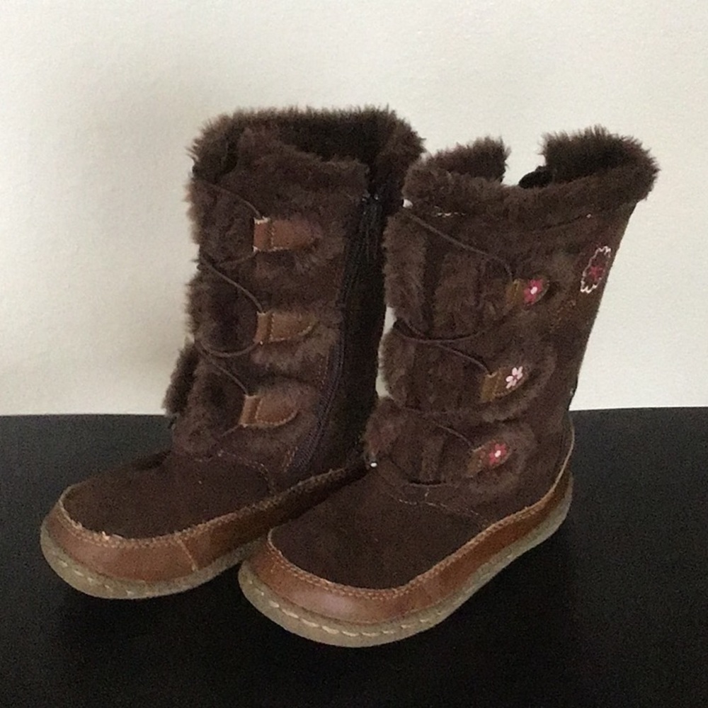 Girls boots